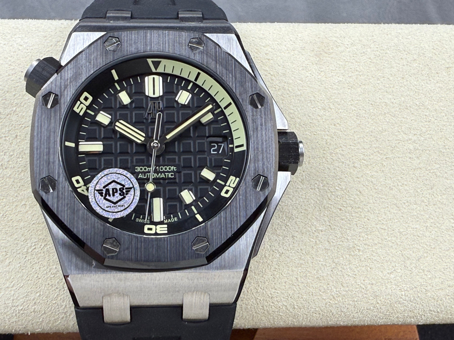 Royal Oak Offshore Diver 15720 SS APSF 1:1 Best Edition Black Dial Ceramic Bezel on Black Rubber Strap A4308 Super Clone