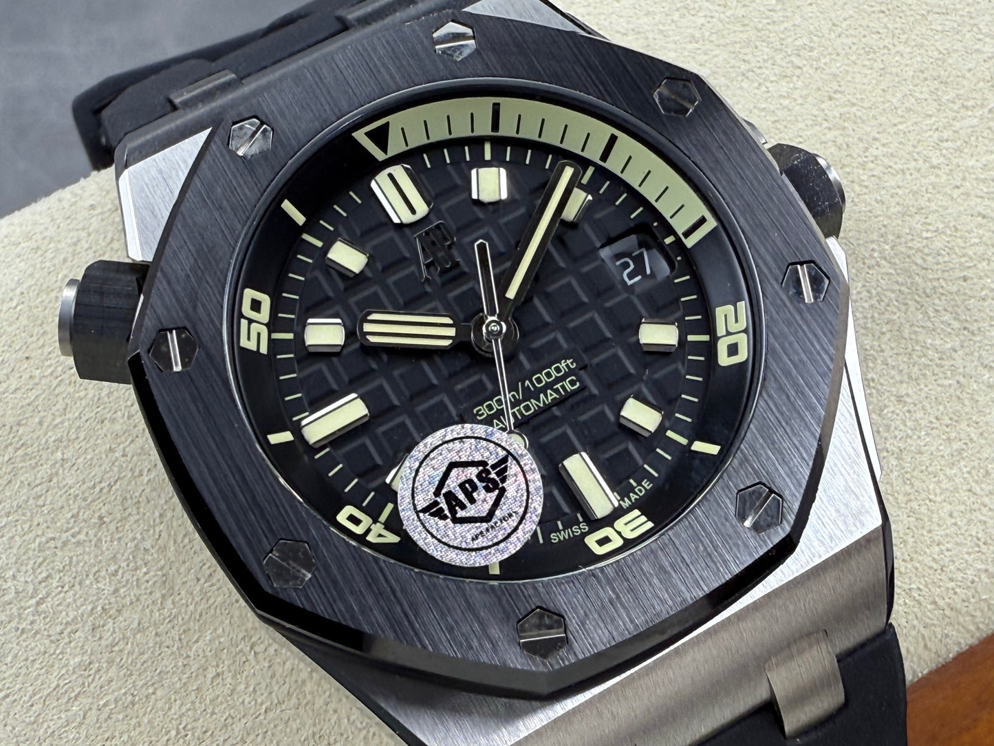 Royal Oak Offshore Diver 15720 SS APSF 1:1 Best Edition Black Dial Ceramic Bezel on Black Rubber Strap A4308 Super Clone