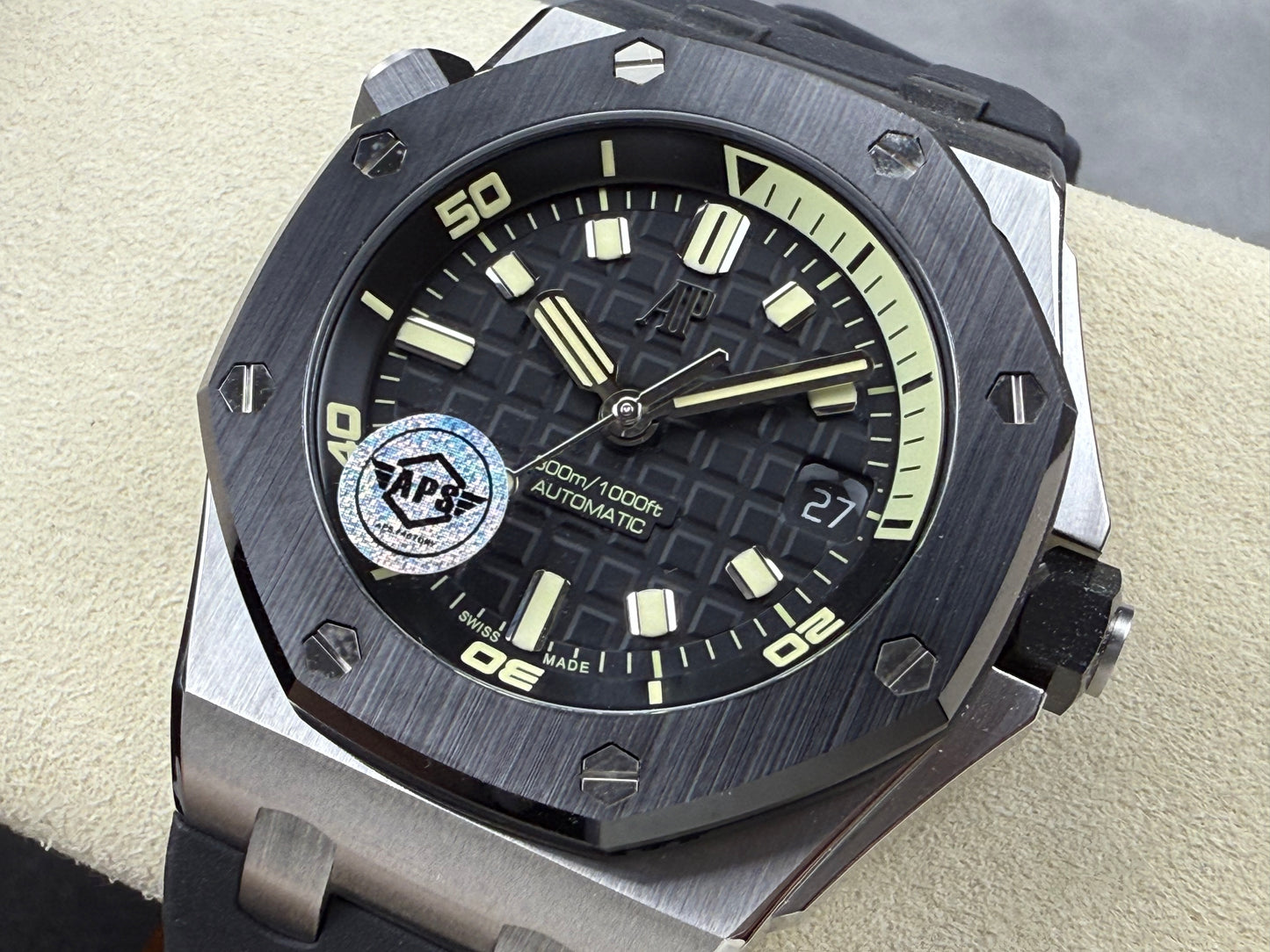 Royal Oak Offshore Diver 15720 SS APSF 1:1 Best Edition Black Dial Ceramic Bezel on Black Rubber Strap A4308 Super Clone