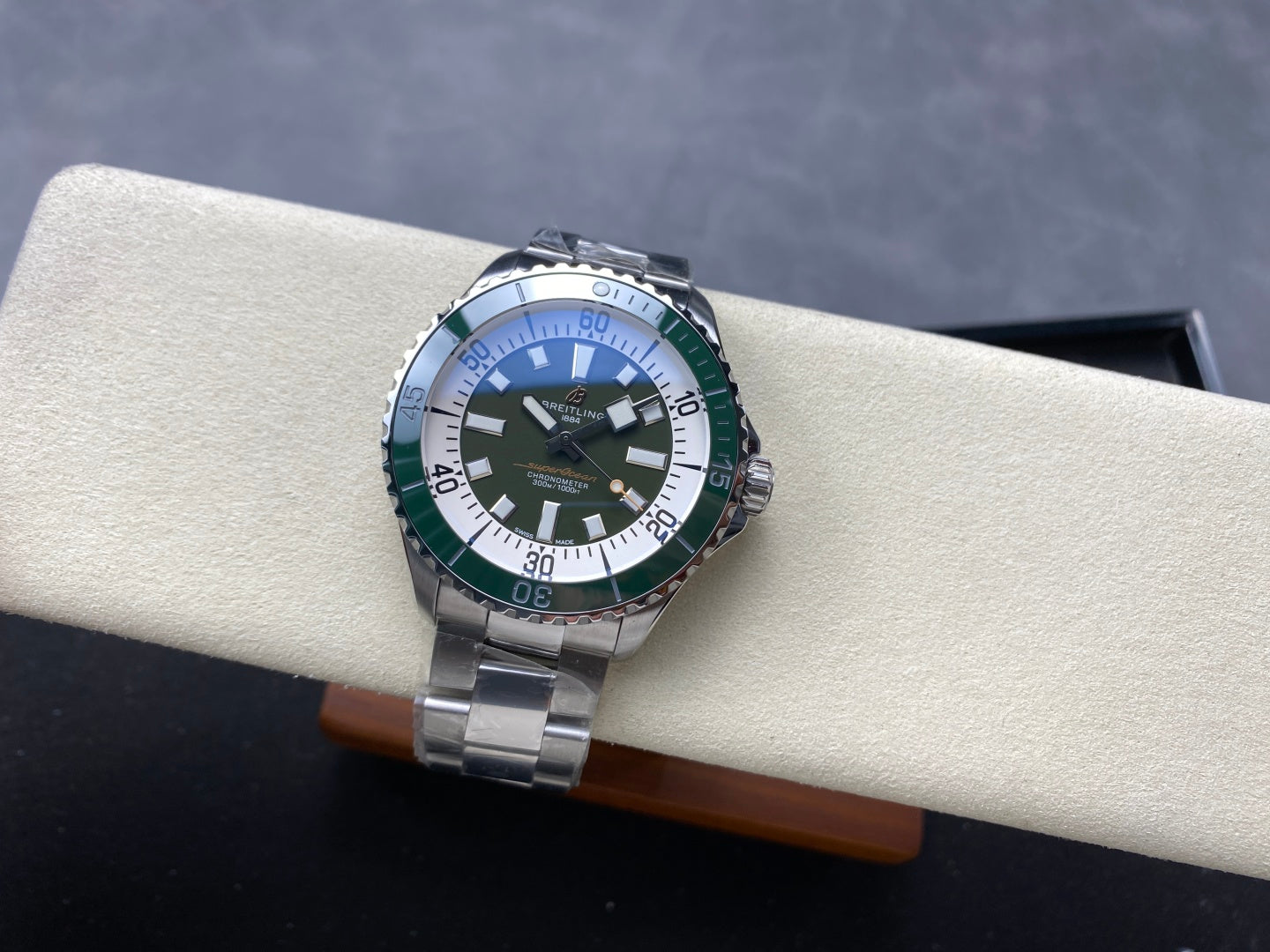SuperOcean Automatic 44 SS Green Bezel TF 1:1 Best Edition Green Dial on SS Bracelet A2824