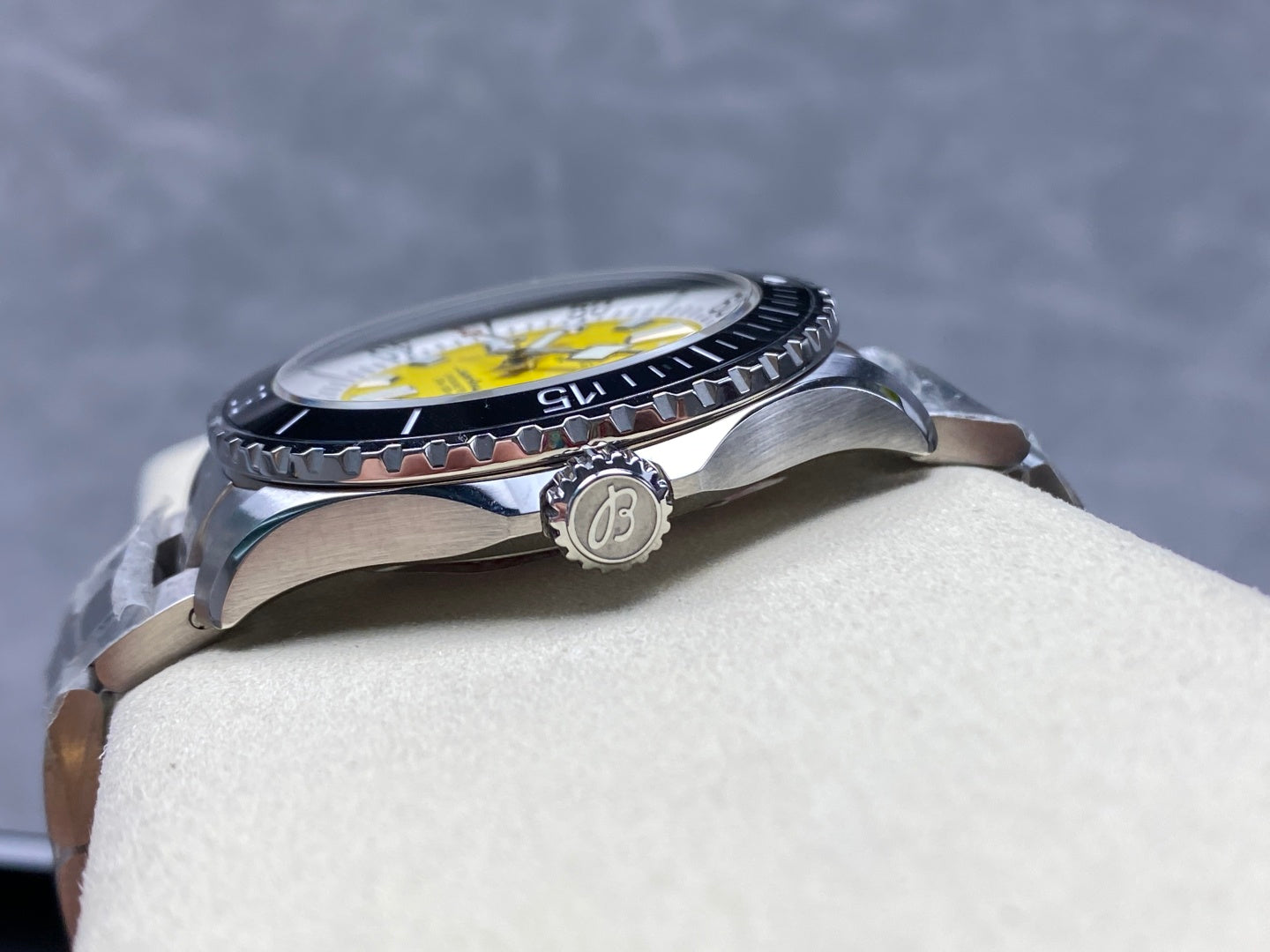 SuperOcean Automatic 44 SS Black Bezel TF 1:1 Best Edition Yellow Dial on SS Bracelet A2824