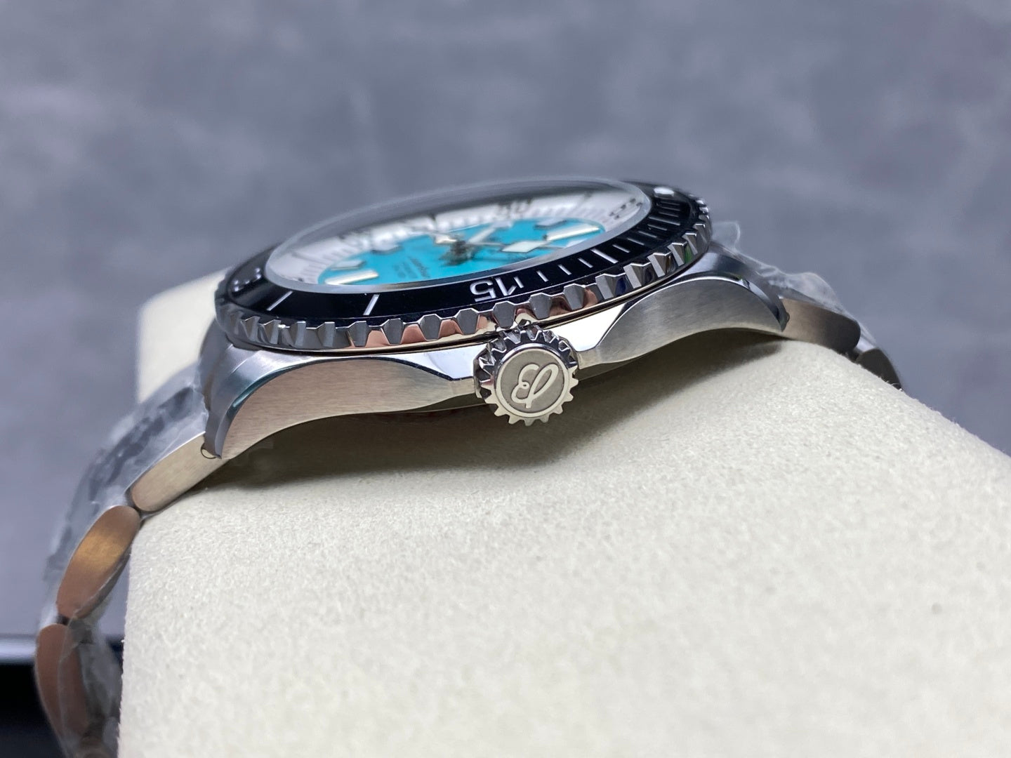 SuperOcean Automatic 44 SS Black Bezel TF 1:1 Best Edition Tiffany Blue Dial on SS Bracelet A2824