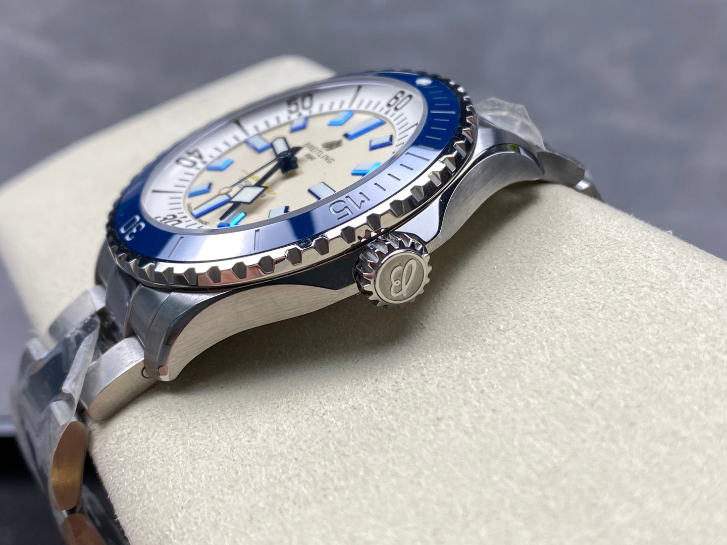 SuperOcean Automatic 44 SS Blue Bezel TF 1:1 Best Edition Cream Dial on SS Bracelet A2824