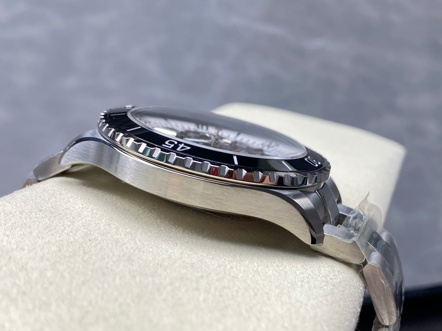 SuperOcean Automatic 44 SS Black Bezel TF 1:1 Best Edition Black Dial on SS Bracelet A2824