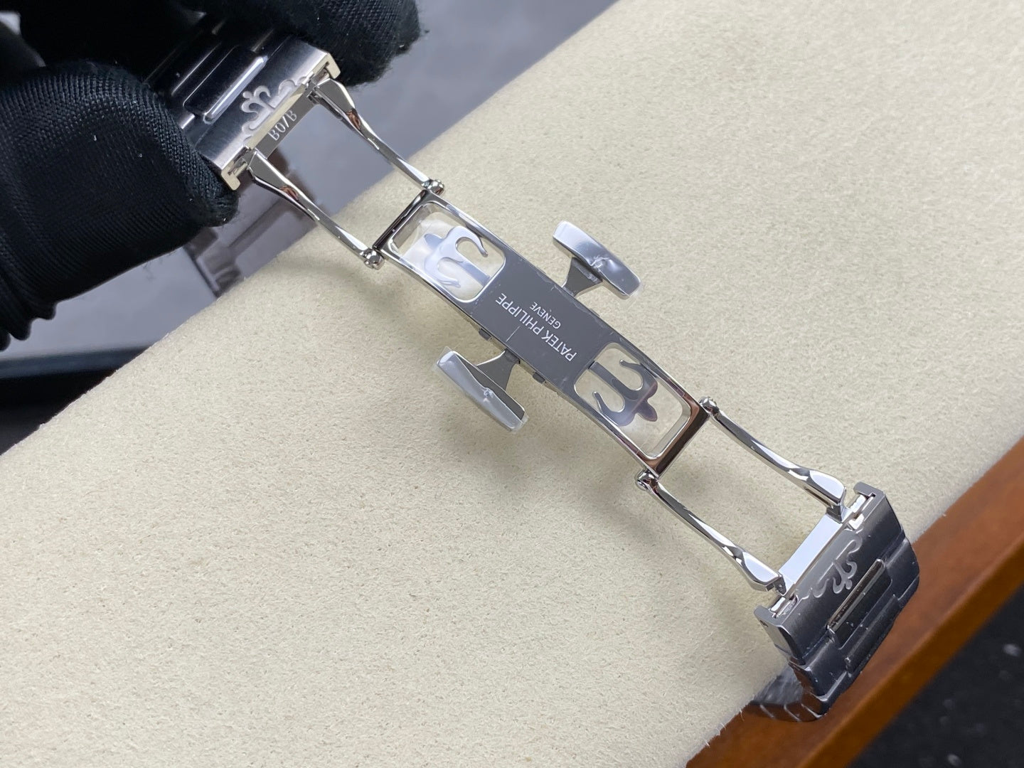 Nautilus 7118 Ladies Diamond Bezel SS DDF 1:1 Best Edition Gray Dial On SS Bracelet Super Clone DD324