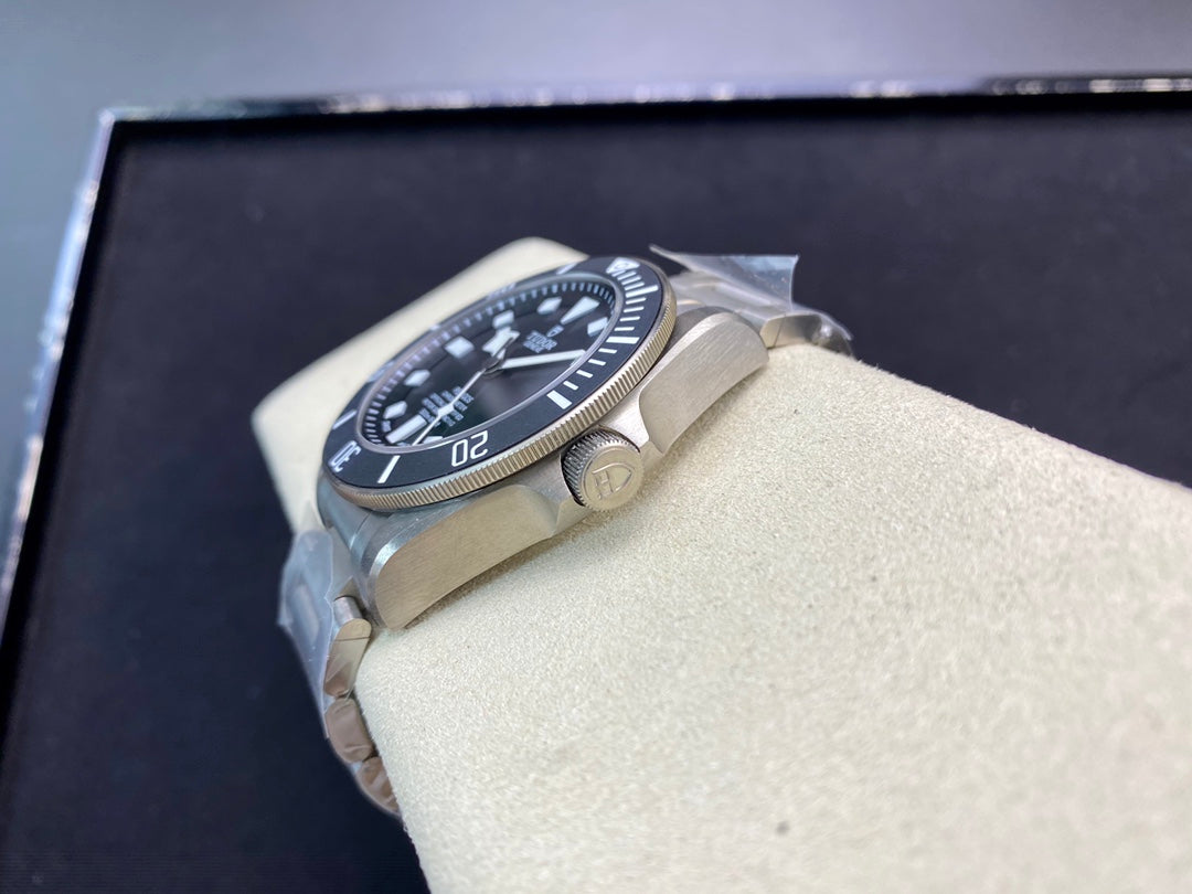Pelagos ZF 1:1 Best Edition Black Dial on Titanium Bracelet A2824 V5