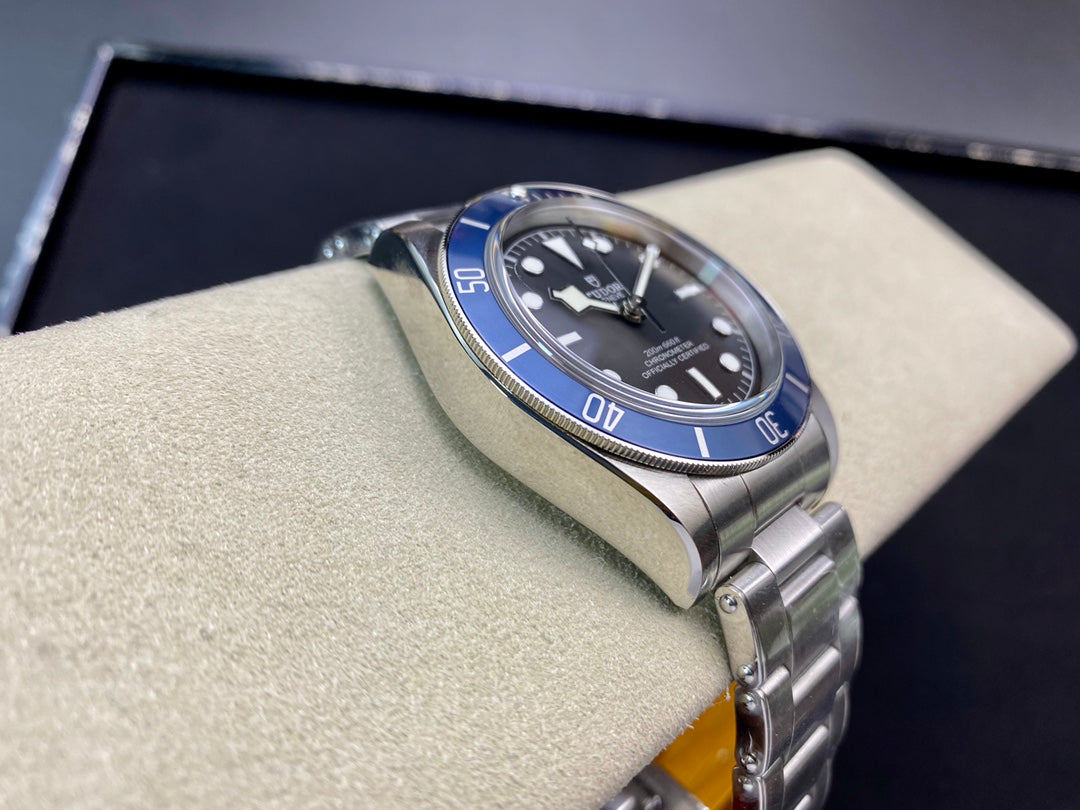 Heritage Black Bay Blue Bezel ZF 1:1 Best Edition on SS Bracelet A2824 V5