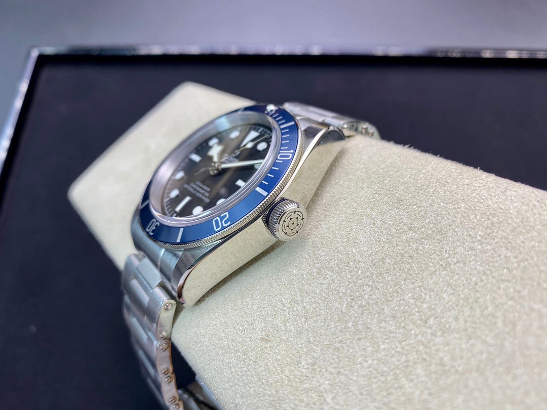 Heritage Black Bay Blue Bezel ZF 1:1 Best Edition on SS Bracelet A2824 V5