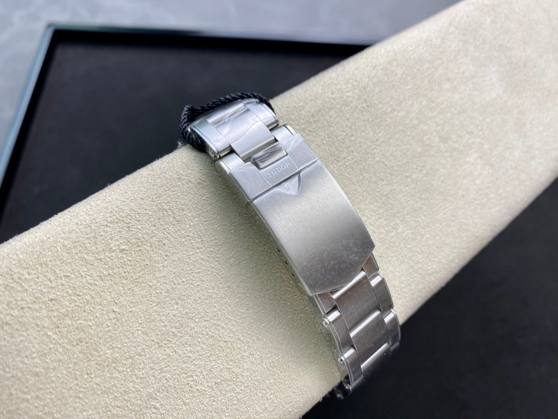 Heritage Black Bay Blue Bezel ZF 1:1 Best Edition on SS Bracelet A2824 V5