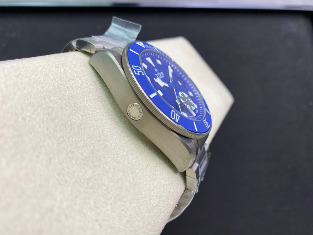 Pelagos Blue ZF 1:1 Best Edition Blue Dial on Titanium Bracelet A2824 V5