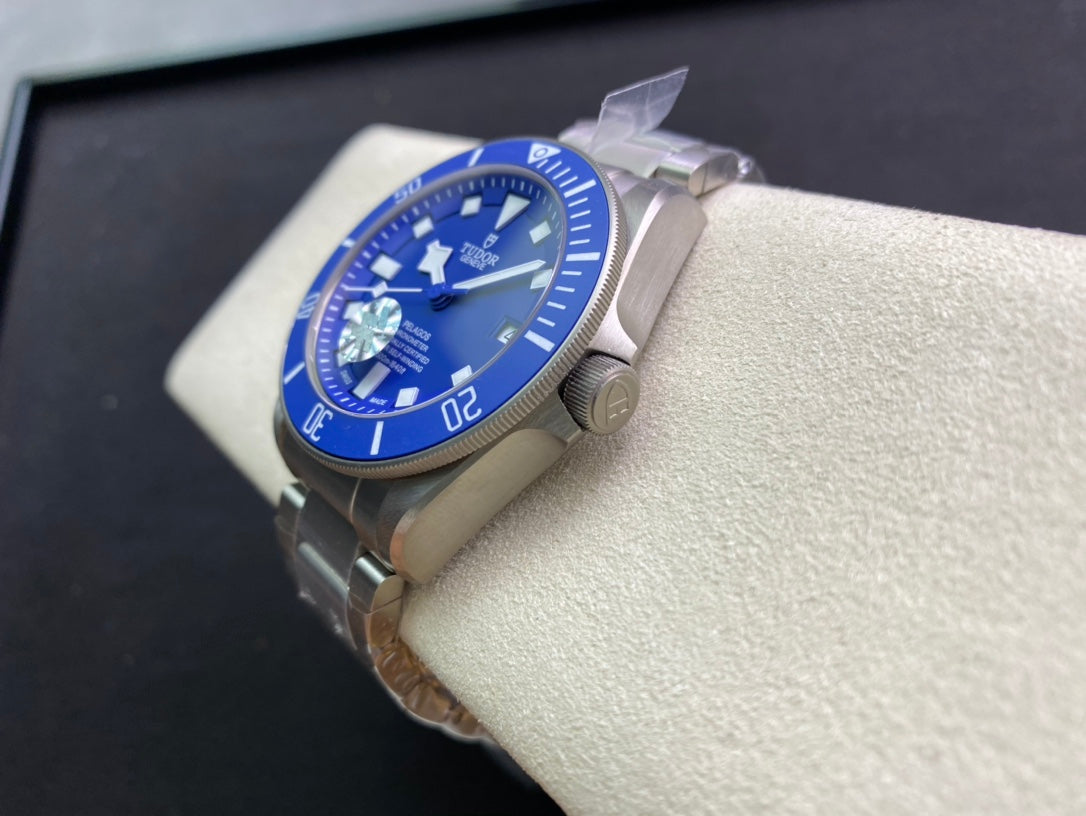 Pelagos Blue ZF 1:1 Best Edition Blue Dial on Titanium Bracelet A2824 V5