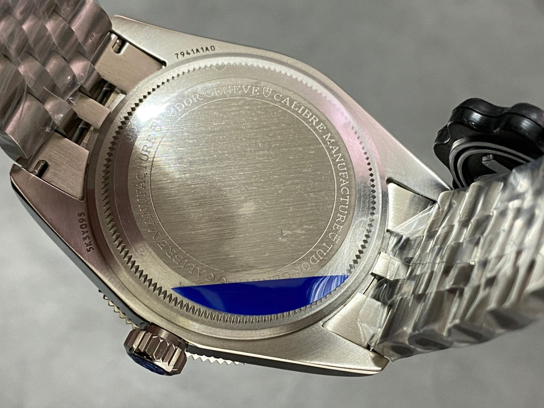 Heritage Black Bay Red Bezel ZF 1:1 Best Edition on SS Jubilee Bracelet A2824