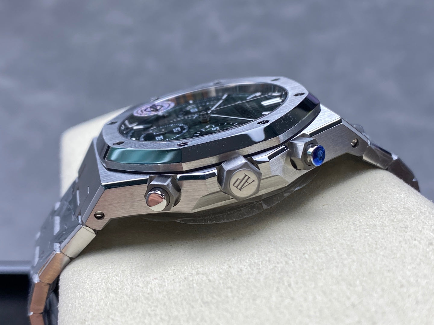 Royal Oak Chrono 26240 SS APSF 1:1 Best Edition Green Dial on SS Bracelet SA4401 Super Clone V2 (Free Sprung)
