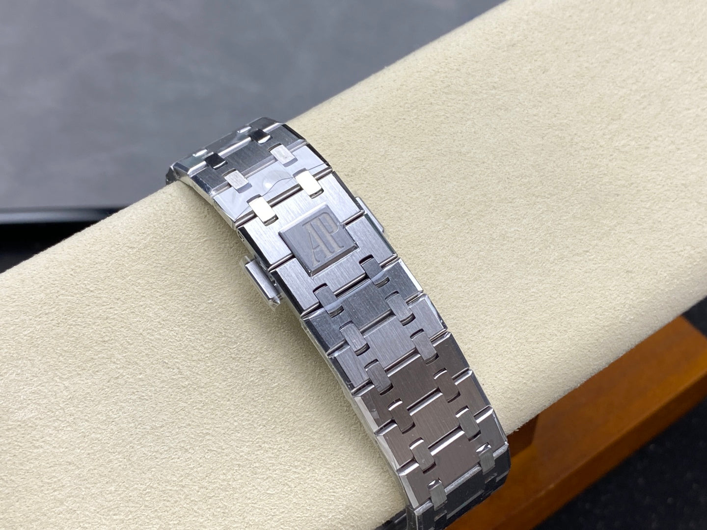 Royal Oak Chrono 26240 SS APSF 1:1 Best Edition White Dial on SS Bracelet SA4401 Super Clone V2 (Free Sprung)