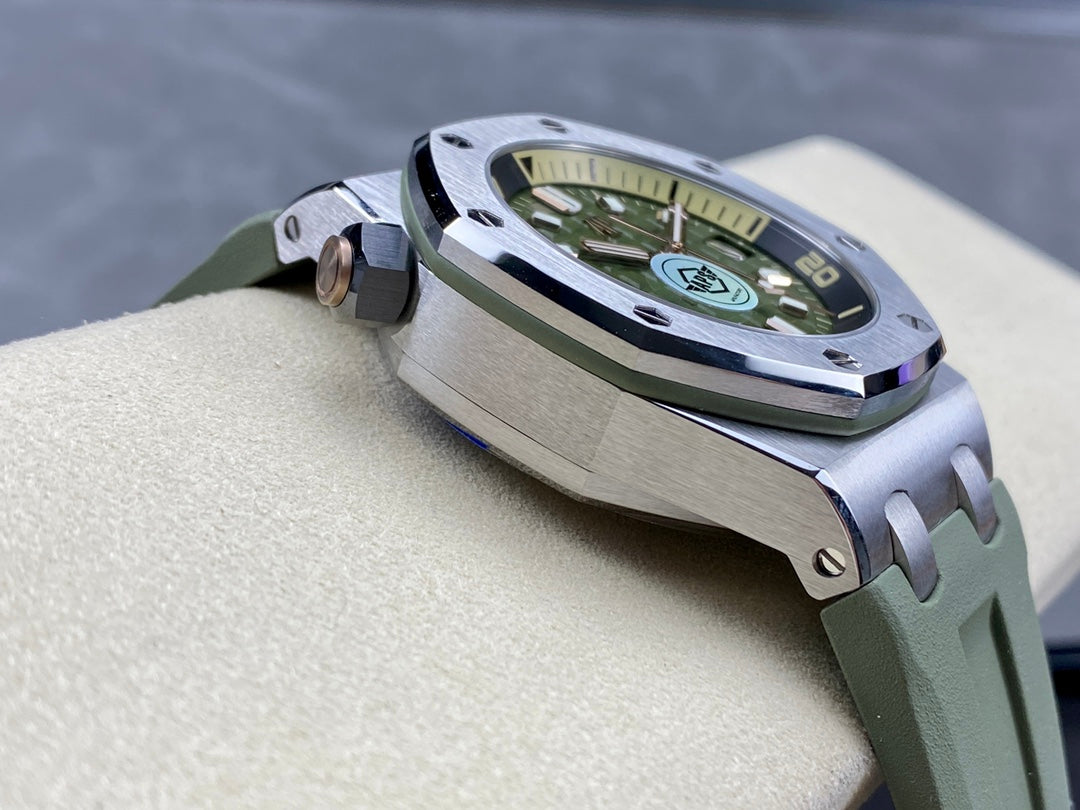 Royal Oak Offshore Diver 15720 SS APSF 1:1 Best Edition Green Dial on Green Rubber Strap A4308 Super Clone