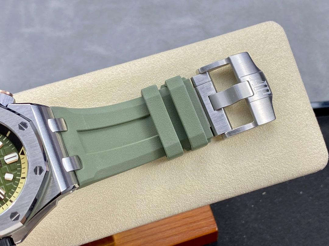 Royal Oak Offshore Diver 15720 SS APSF 1:1 Best Edition Green Dial on Green Rubber Strap A4308 Super Clone