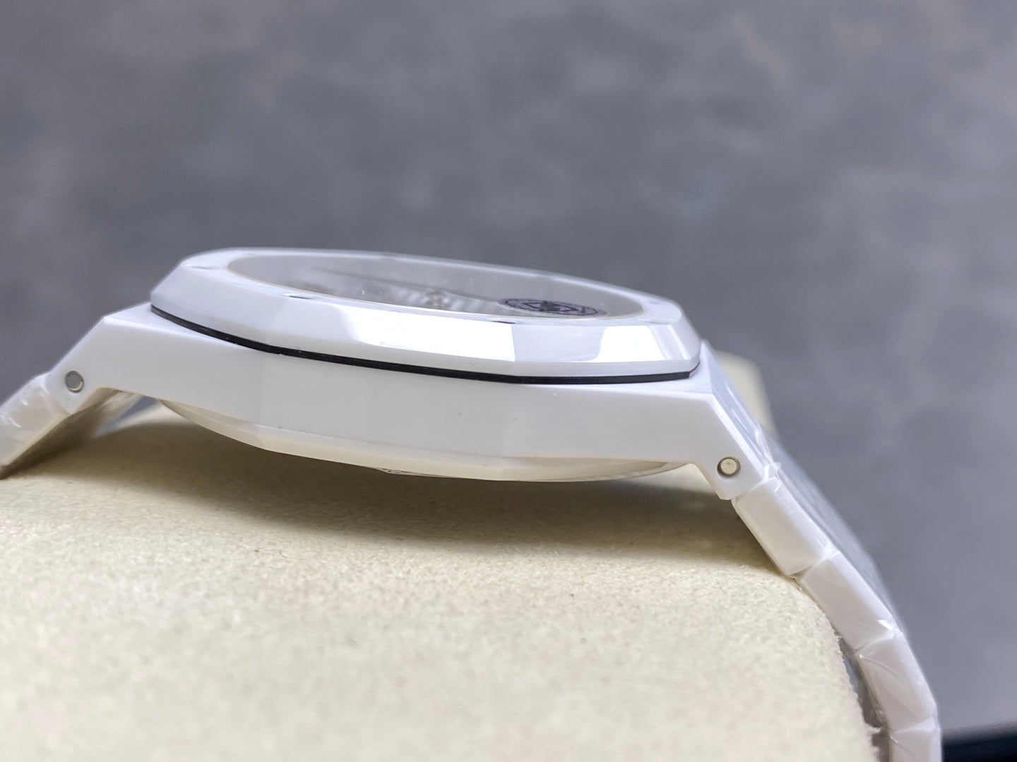 Royal Oak 15500 White Ceramic APSF 1:1 Best Edition Silver Dial on White Ceramic Bracelet SA4302 Super Clone