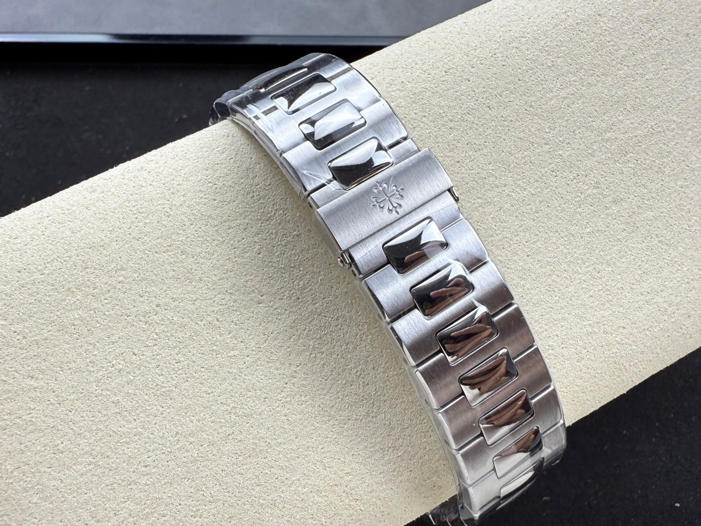 Nautilus 5711/1A SS DDF 1:1 Best Edition White Textured Dial On SS Bracelet Super Clone DD330