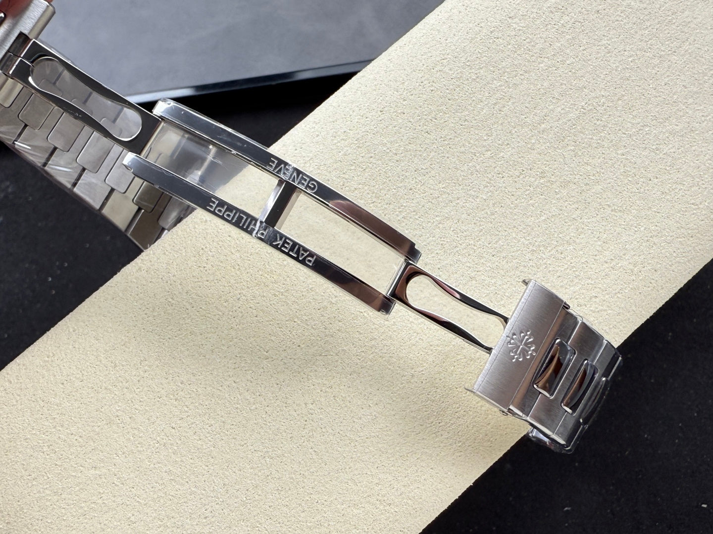 Nautilus 5711/1A SS DDF 1:1 Best Edition White Textured Dial On SS Bracelet Super Clone DD330