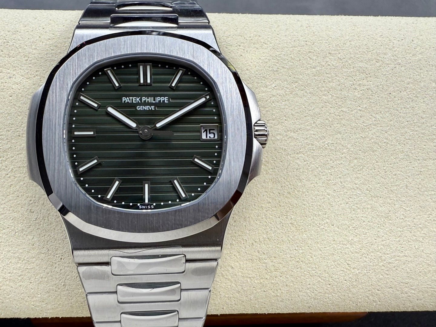 Nautilus 5711/1A SS DDF 1:1 Best Edition Green Textured Dial On SS Bracelet Super Clone DD330
