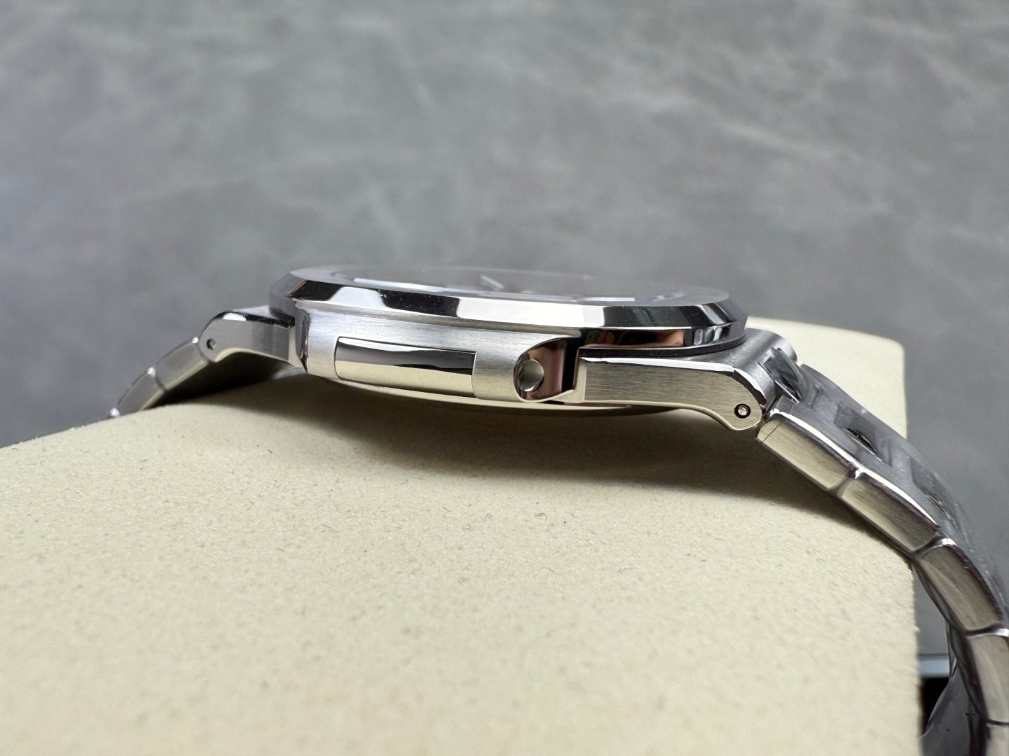 Nautilus 5711/1A SS DDF 1:1 Best Edition White Textured Dial On SS Bracelet Super Clone DD330