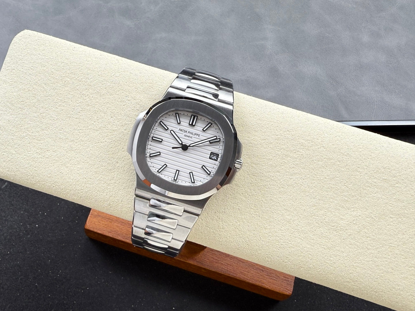 Nautilus 5711/1A SS DDF 1:1 Best Edition White Textured Dial On SS Bracelet Super Clone DD330