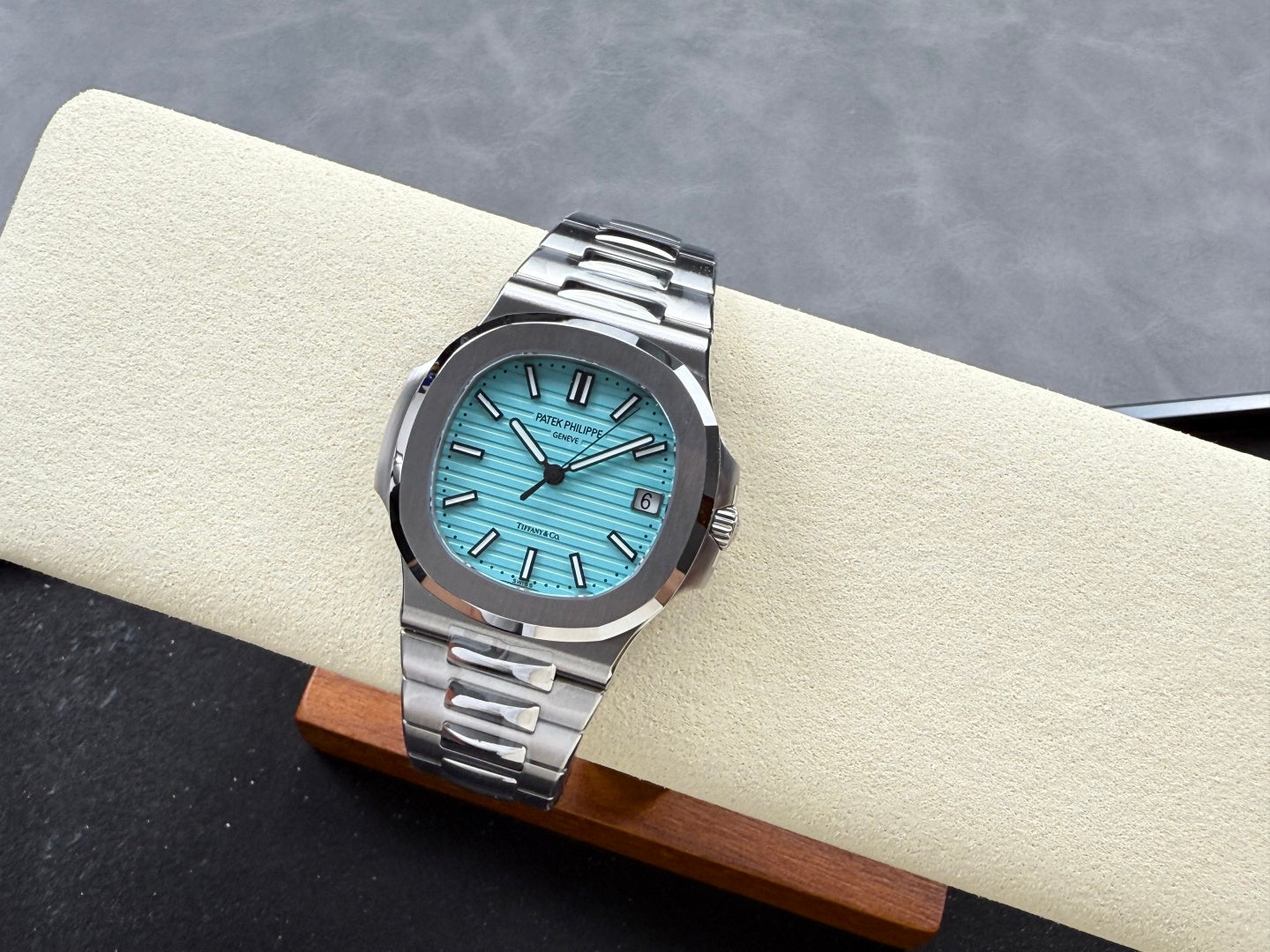 Nautilus 5711/1A SS DDF 1:1 Best Edition Tiffany Blue Textured Dial On SS Bracelet Super Clone DD330