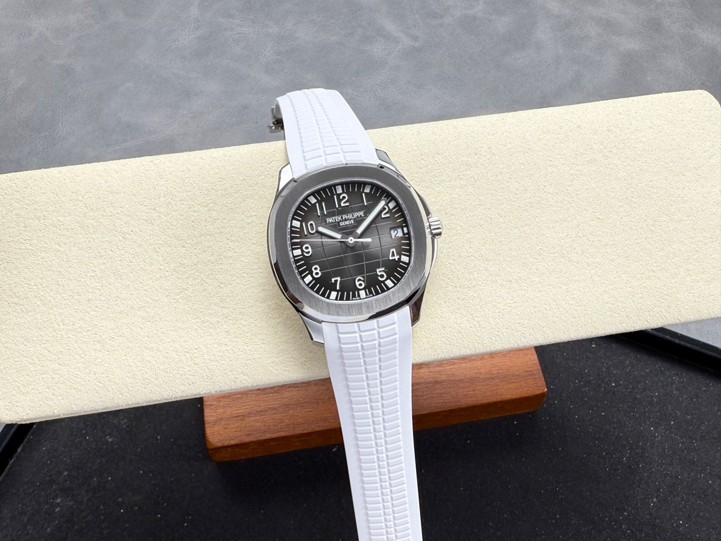 Aquanaut 5167 SS DDF 1:1 Best Edition Gray Dial On White Strap Super Clone DD330