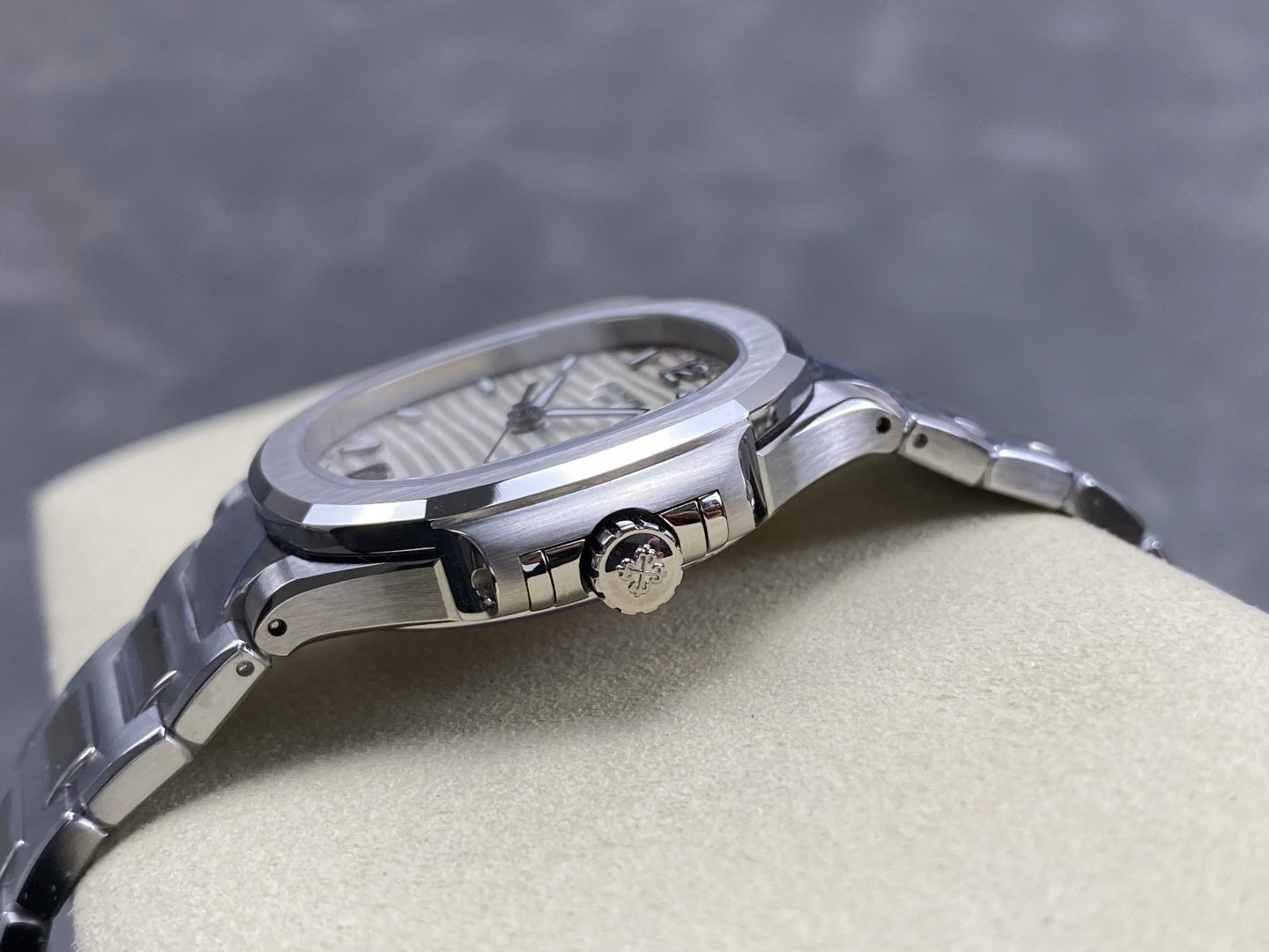 Nautilus 7118 Ladies SS DDF 1:1 Best Edition White Dial On SS Bracelet Super Clone DD324