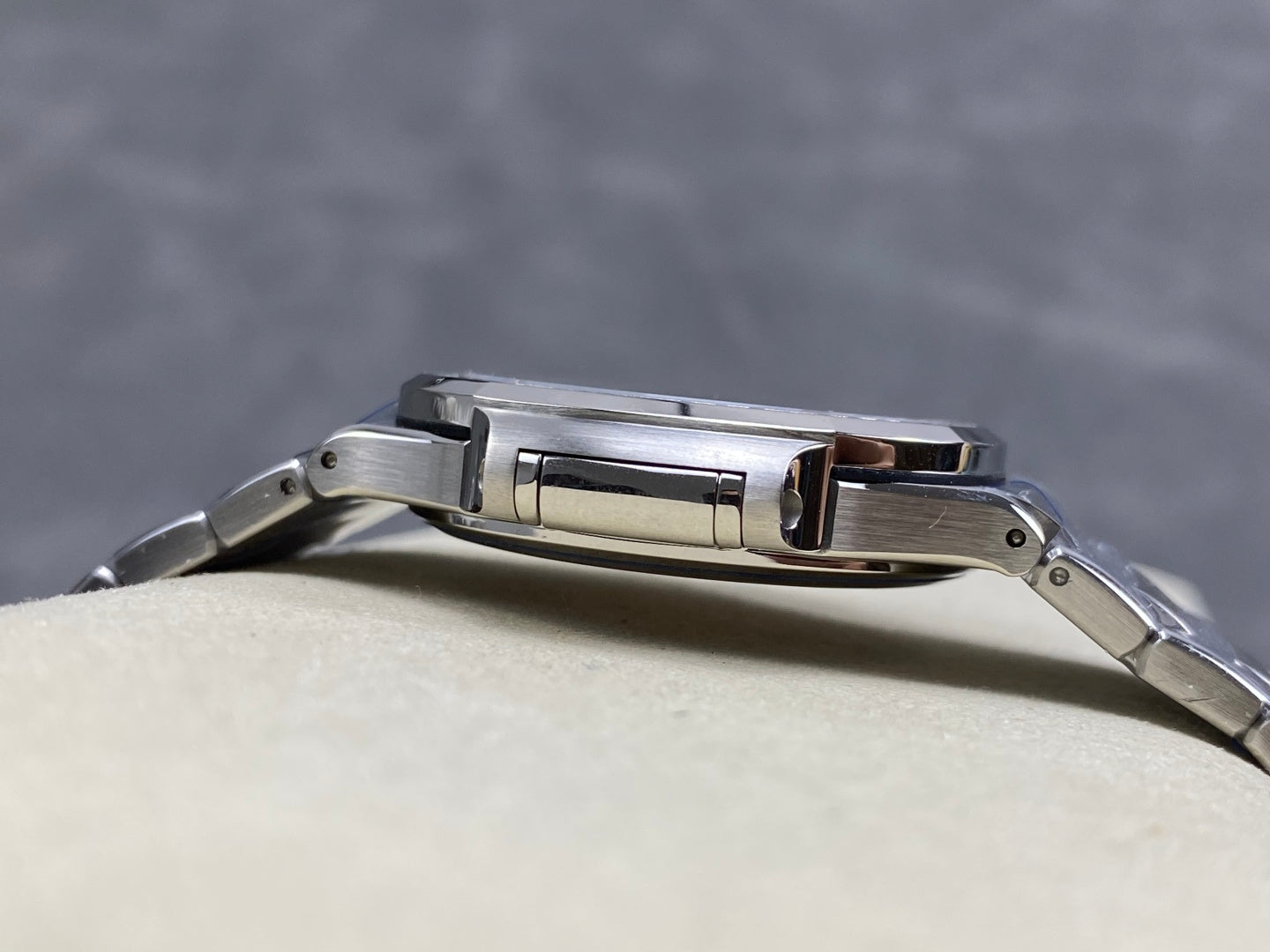 Nautilus 7118 Ladies Diamond Bezel SS DDF 1:1 Best Edition Gray Dial On SS Bracelet Super Clone DD324