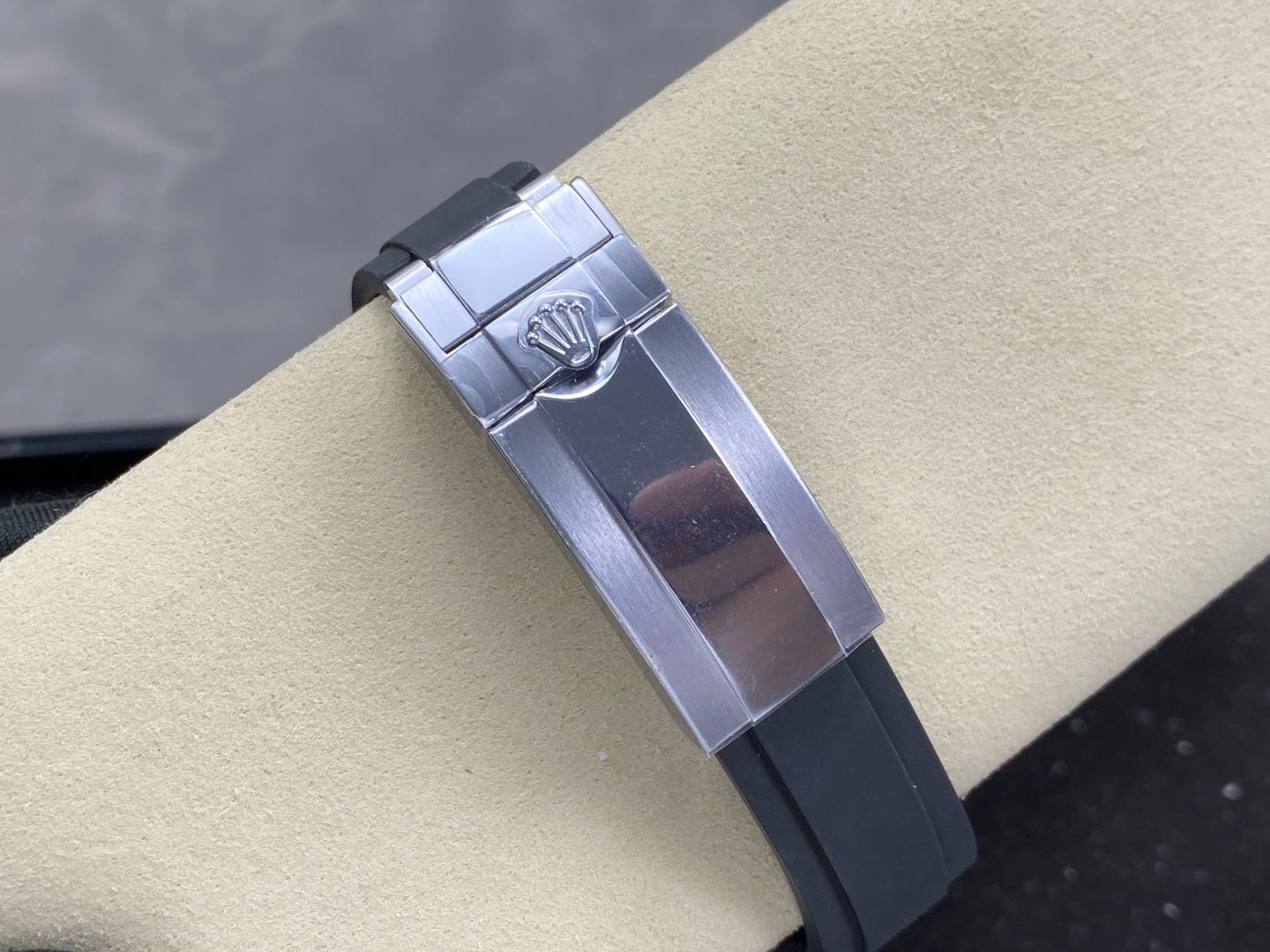 Daytona 126519 UFO 1:1 Best Edition Gray/Black Dial on Oysterflex Strap UF4131 (Free Sprung)