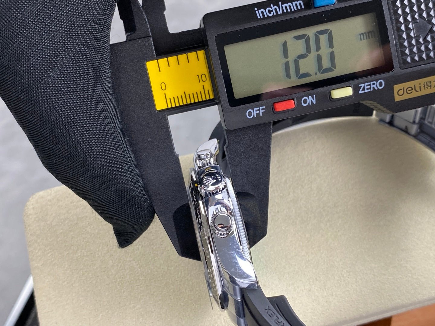 Daytona 126519 UFO 1:1 Best Edition Gray/Black Dial on Oysterflex Strap UF4131 (Free Sprung)