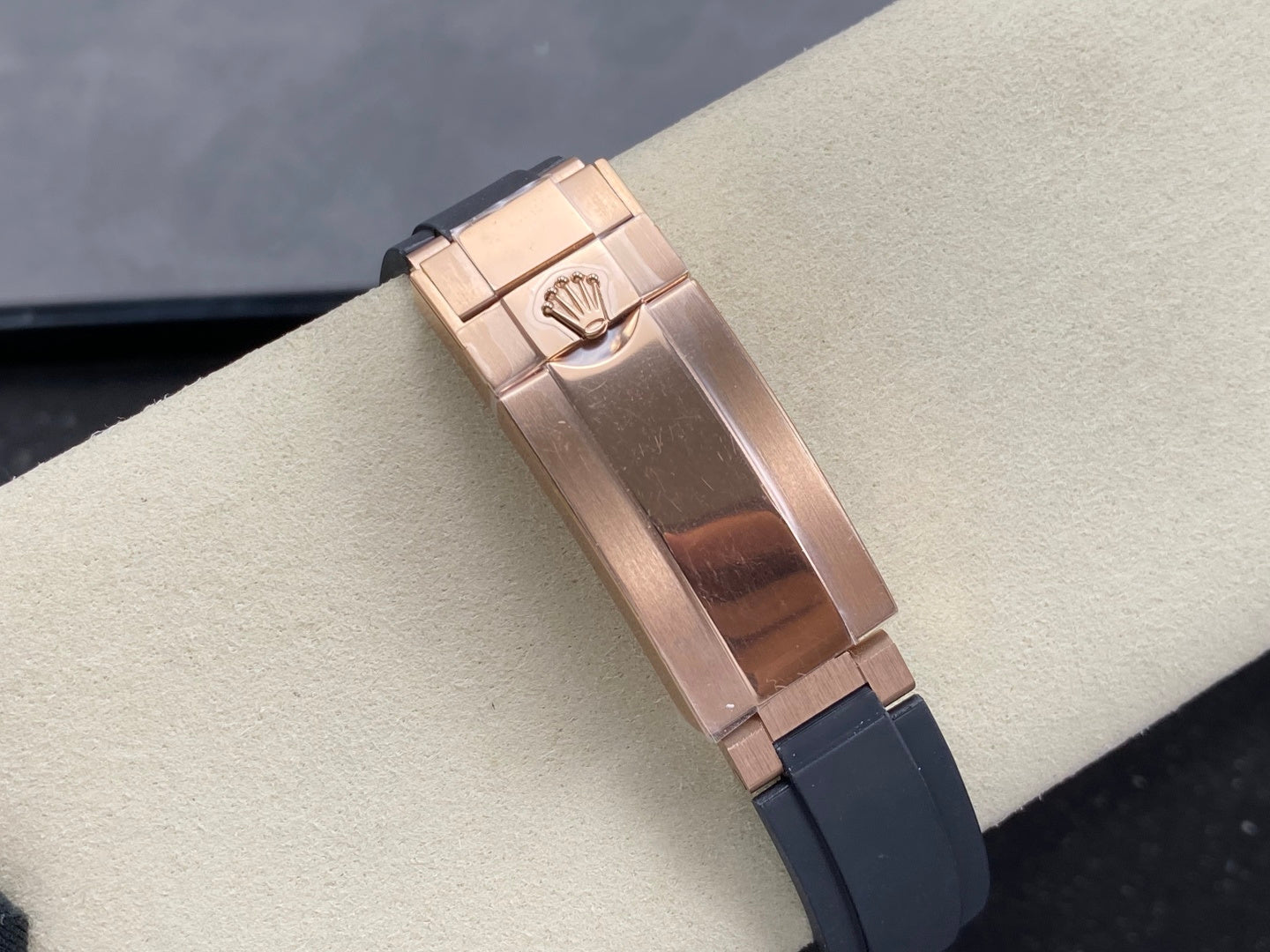 Daytona 126515 UFO 1:1 Best Edition RG/Black Dial on Oysterflex Strap UF4131 (Free Sprung)