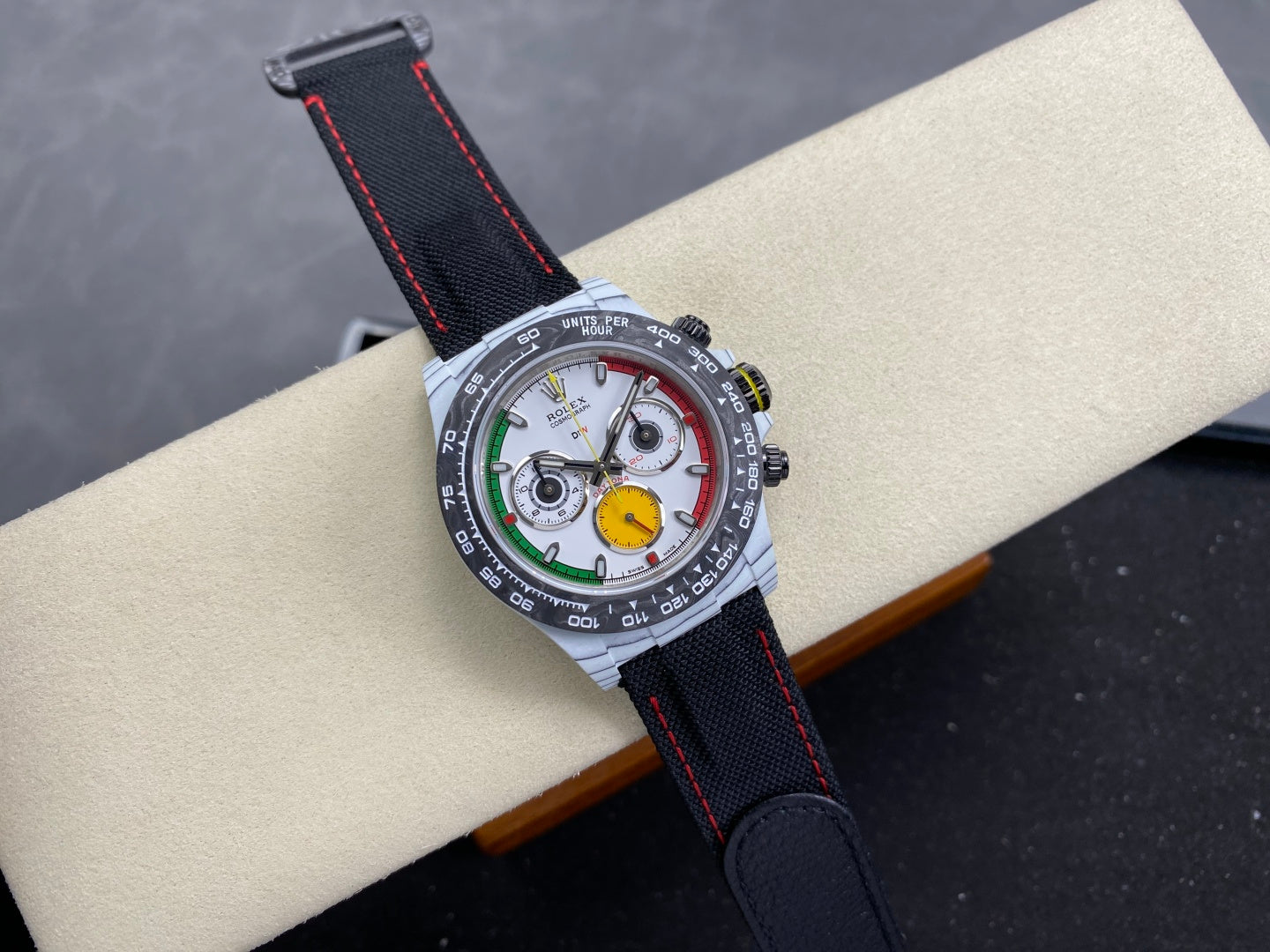 Daytona DIW Ferrari White Carbon SONIC 1:1 Best Edition White Dial on Black Nylon Strap SA4130