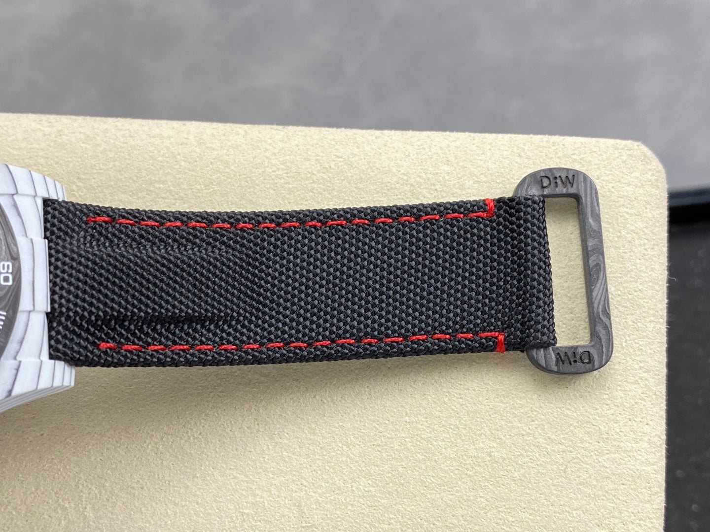 Daytona DIW Ferrari White Carbon SONIC 1:1 Best Edition White Dial on Black Nylon Strap SA4130
